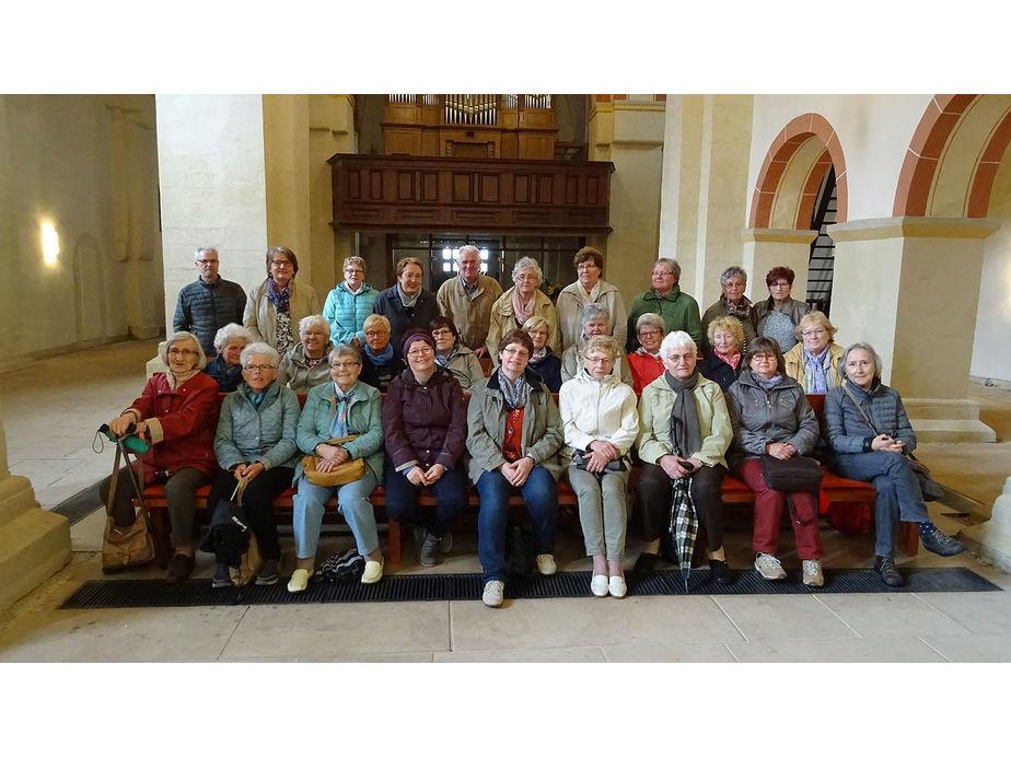 Gruppenbild in der Klosterkirche Flechtdorf